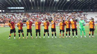 Son dakika: Galatasaray'da yeni transfer Leo Dubois, hazırlık maçında sakatlandı! Oyuna devam edemedi...