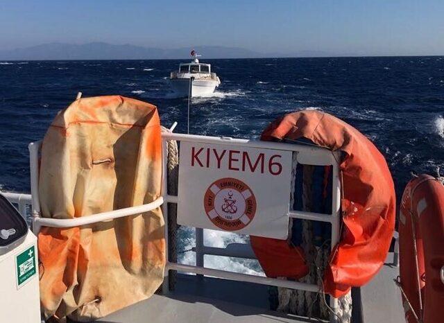 Bodrum'da sürüklenen 2 tekne ekiplerce kurtarıldı