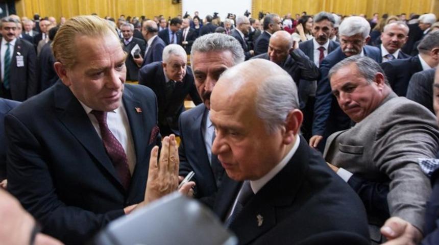 Bahçeli'den Atatürk selfie'sine kibarca ret