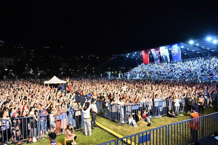 Trabzon'da, "2. Uluslararası Horon Festivali" gerçekleştirildi G4