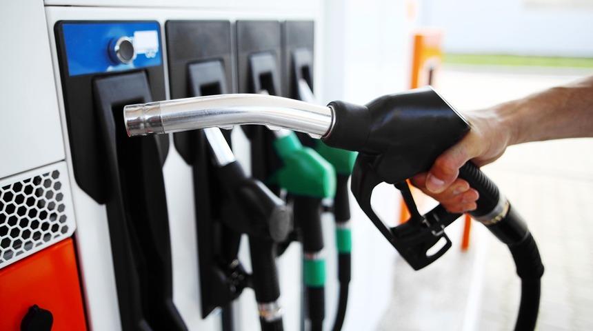 Petrol fiyatları düşüşe geçti! Akaryakıt fiyatlarında zam sonrası herkes merak ediyor! Benzin, motorin ve LPG...