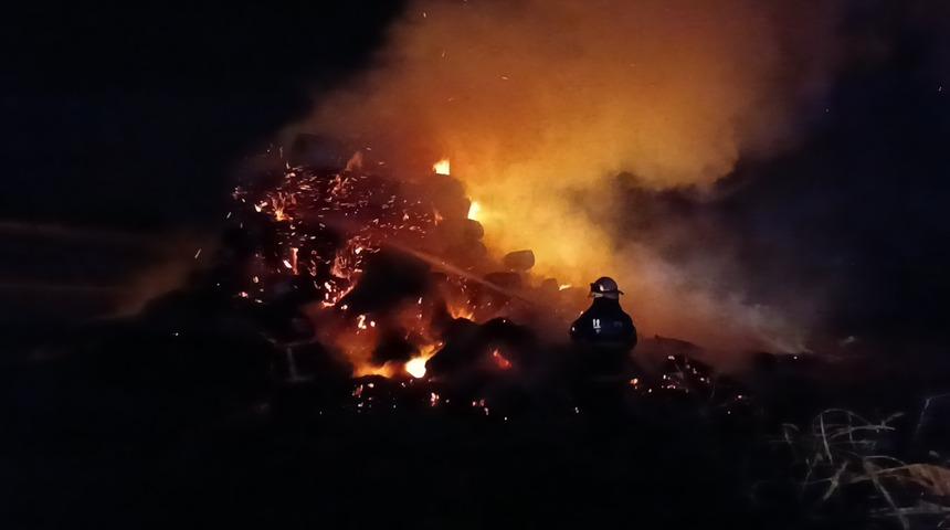 Tekirdağ'da 540 saman balyası yandı