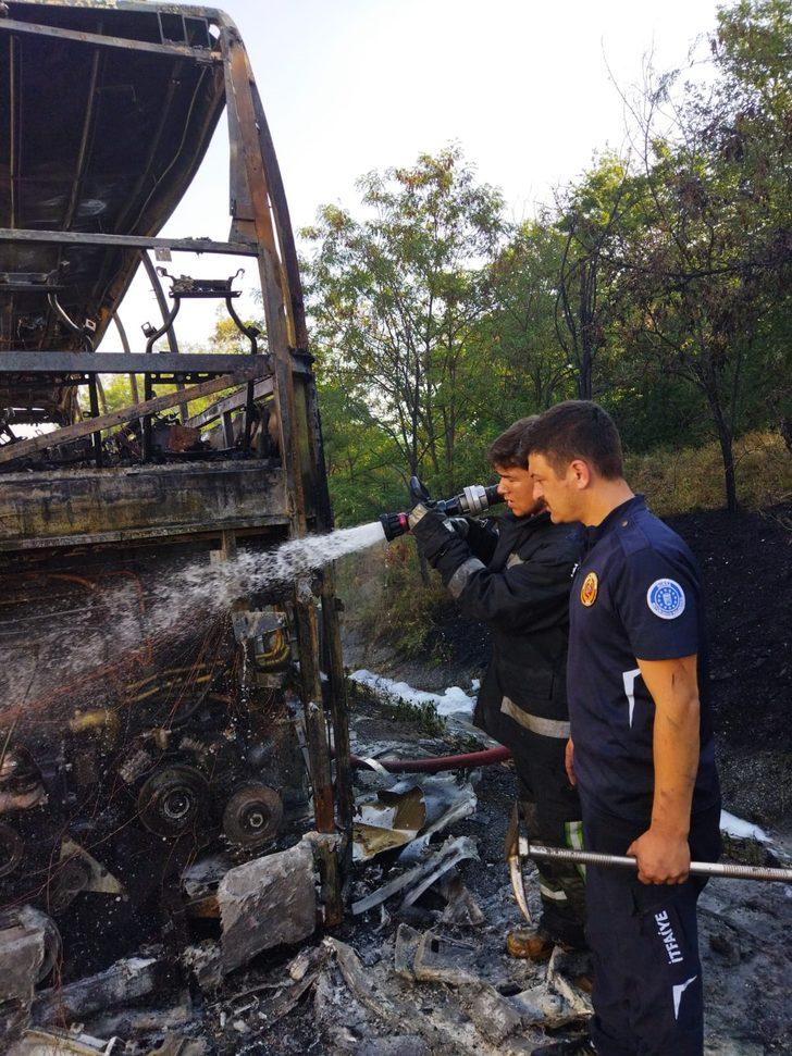 Bursa’da yolcu otobüsünde çıkan yangın söndürüldü G2