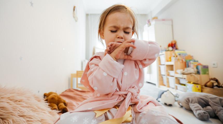 Çocuklarda öksürüğe ne iyi gelir, evde bitkisel yollardan nasıl geçer? Çocuklarda öksürüğe iyi gelen şeyler, doğal yöntemler