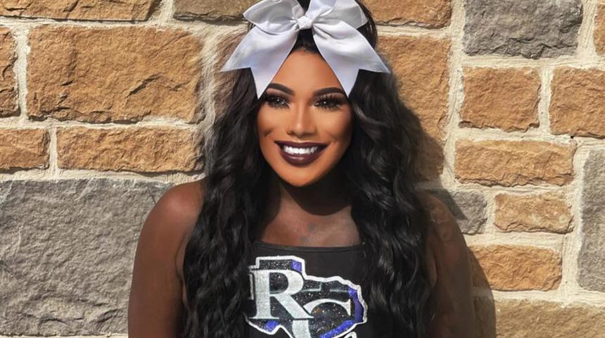 Trans amigo takım arkadaşını boğdu! Korkudan kendilerini odaya kilitlediler