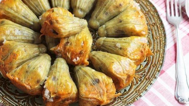 MasterChef kabak çiçeği dolması nasıl yapılır? Ege'nin sevilen lezzeti kabak çiçeğinin en pratik ve lezzetli tarifi ve malzemeleri!