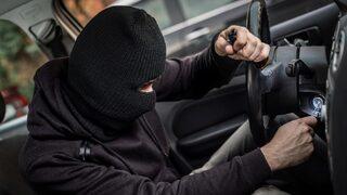 TikTok'ta araba hırsızlığı artıran yeni akım! Bir anda popülerleşti: USB kablo kullanarak...