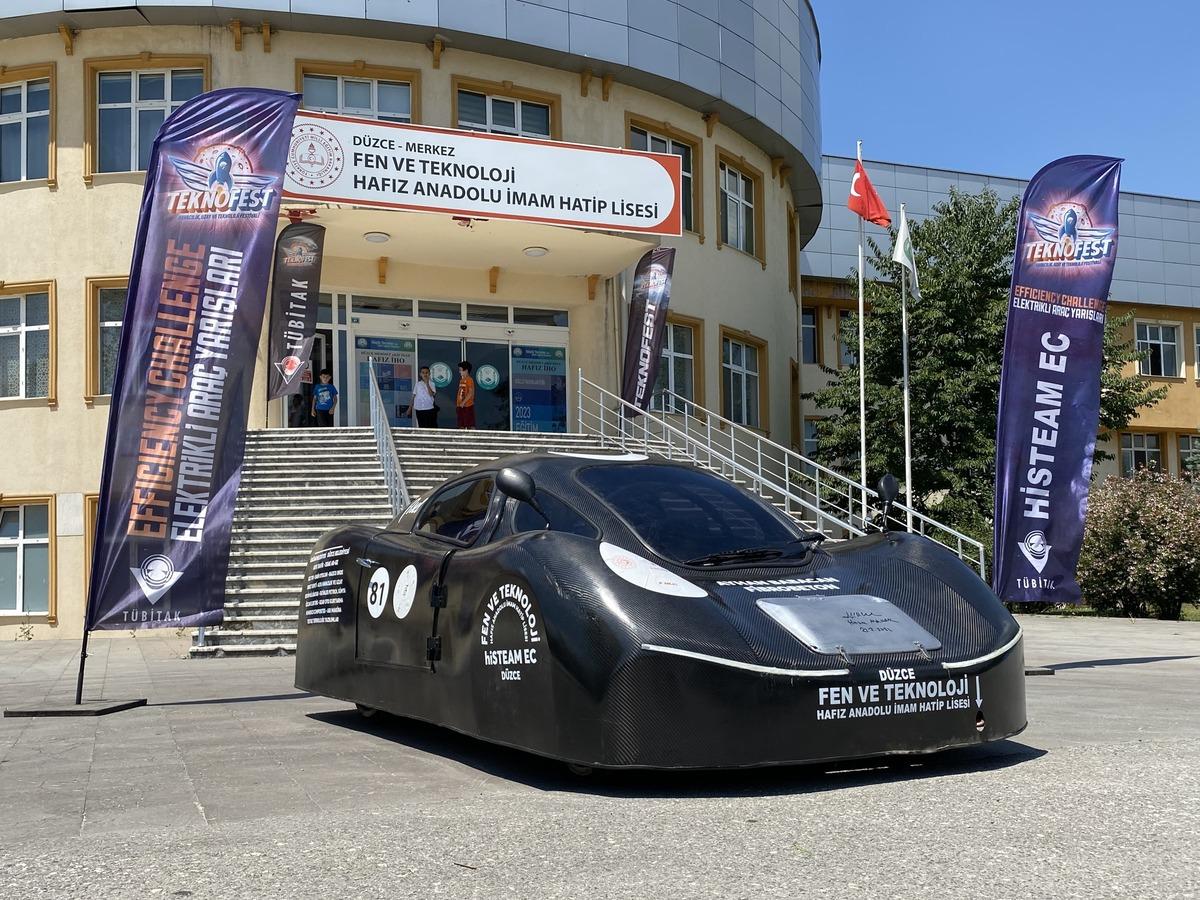 TEKNOFEST'te elektrikli ara&ccedil;larıyla "teknik tasarım" &ouml;d&uuml;l&uuml; alan imam hatipliler gururlu