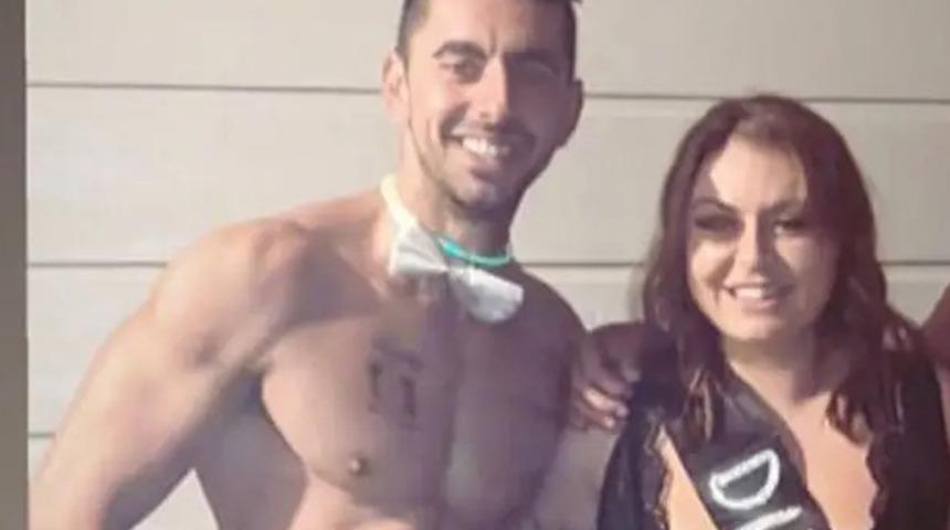 Boşanma partisi için ayarladığı üstsüz garsondan ertesi gün mesaj alınca...