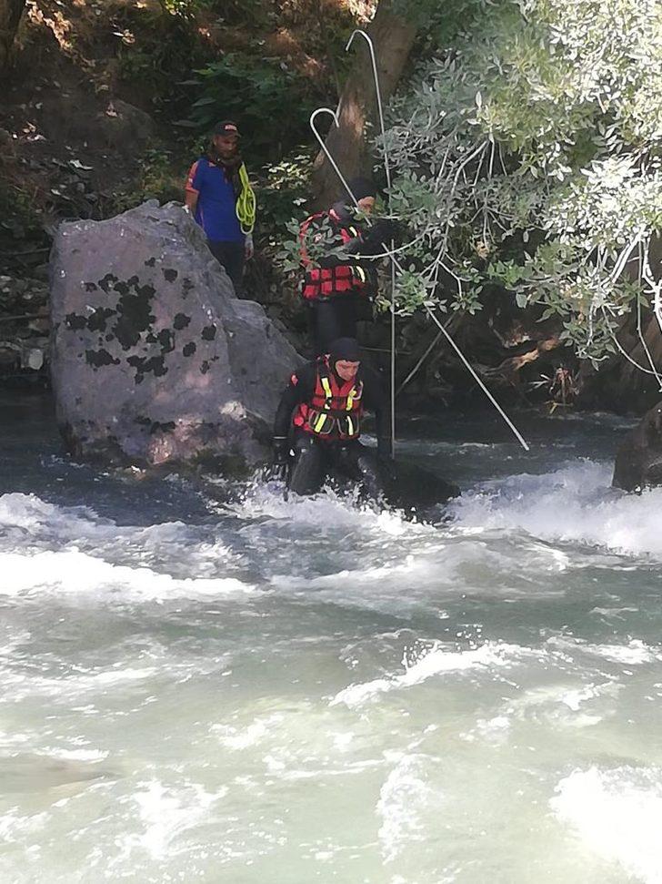 Müküs Çayı'nda akıntıya kapılan hemşireyi arama çalışmaları 52 gündür sürüyor G5