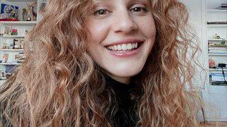 Menajerimi Ara'nın Dicle'si Ahsen Eroğlu mini şortlu poz verdi! 