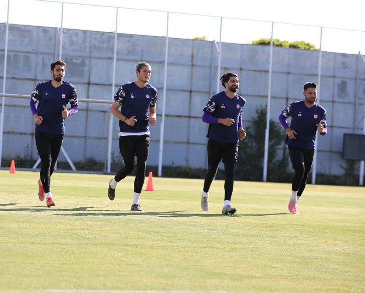 Sivasspor'da Gaziantep FK maçı hazırlıkları başladı G3