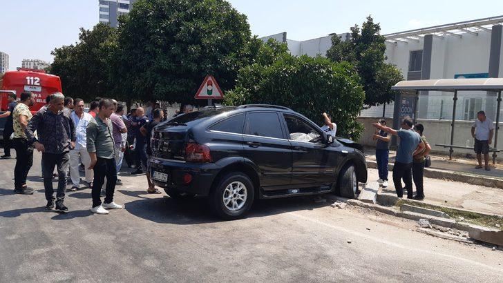 Adana'da cipin durağa çarpması sonucu 4 kişi yaralandı G3