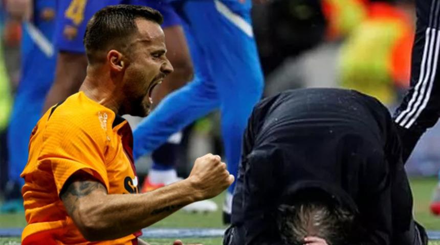 Son dakika spor haberi: Galatasaray'ın golcüsü Haris Seferovic, Fenerbahçe teknik direktörü Jorge Jesus'u ikinci kez yıktı!