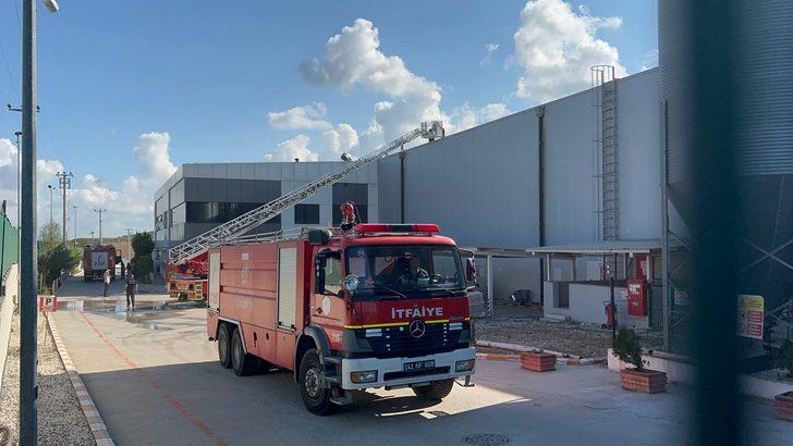 Kocaeli'de fabrikada çıkan yangında dumandan etkilenen 6 işçi hastaneye kaldırıldı G4