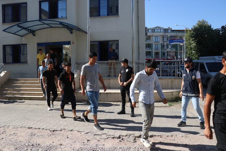 GÜNCELLEME - Yalova merkezli operasyonda 32 düzensiz göçmen yakalandı G2