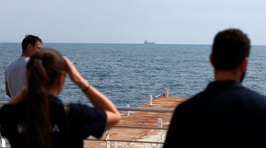 Türkiye dünyaya duyurmuştu! Ukrayna'dan yola çıkan tahıl gemisi Razoni'yle ilgili yeni açıklama: Gece yarısı İstanbul'a demirlemesi beklenmektedir