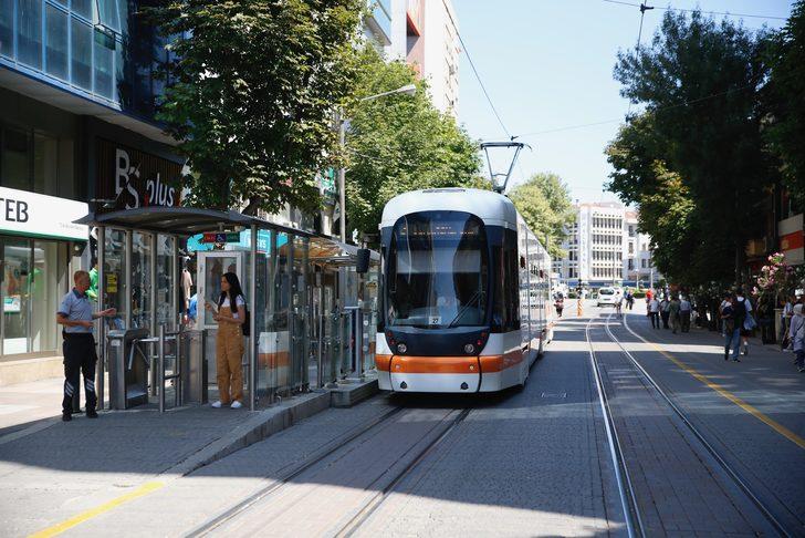 Eskişehir'de tramvay merkezindeki trafoda çıktı, ulaşım 3 saat aksadı G5