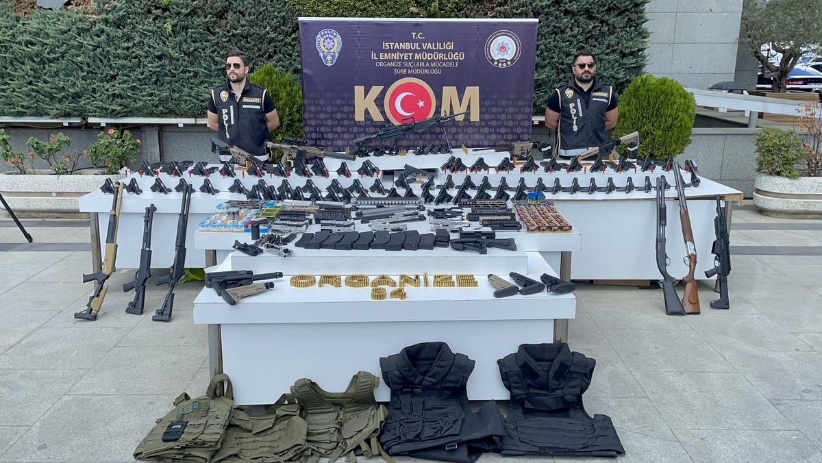 İstanbul'da organize su&ccedil; &ouml;rg&uuml;t&uuml;ne y&ouml;nelik operasyonda 3 kişi tutuklandı