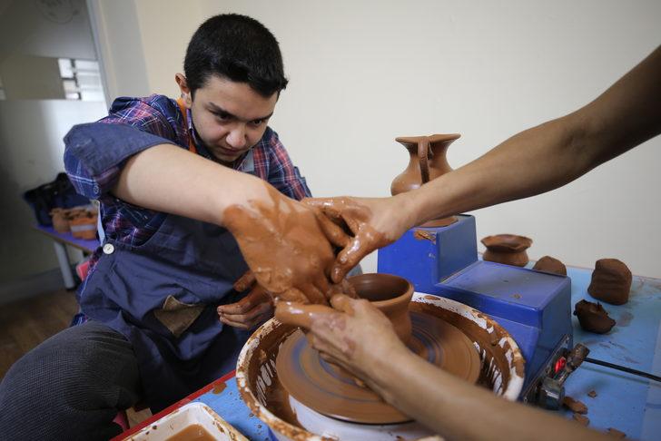 Nevşehir'de "özel insanlar" mesleki eğitim alıyor G1