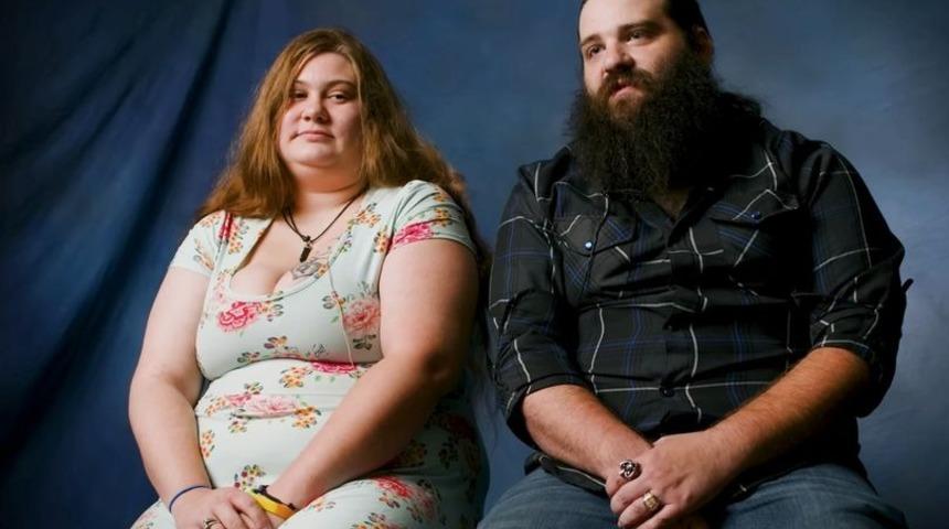 12 yıllık partneri onunla değil başkalarıyla! O da bunu filme alıyor