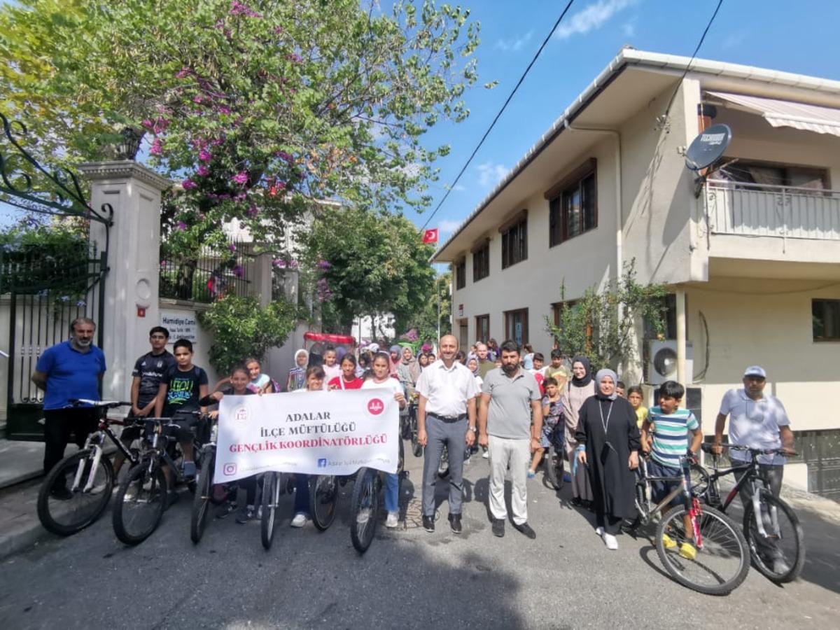 Adalar M&uuml;ft&uuml;l&uuml;ğ&uuml;nden Kur'an kursu &ouml;ğrencilerine bisiklet turu