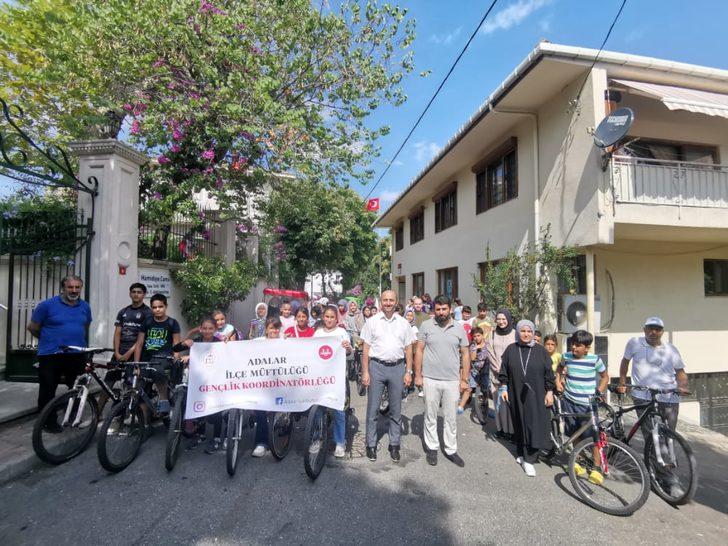 Adalar Müftülüğünden Kur'an kursu öğrencilerine bisiklet turu G1