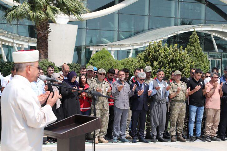 Hatay'da şehit olan Piyade Er Sofioğlu'nun cenazesi törenle Diyarbakır'a uğurlandı G3