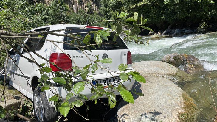 Rize'de dere yatağına düşen otomobildeki 3 kişi yaralandı G4