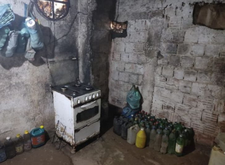 Eşini ve iki çocuğunu 17 yıl boyunca hapsetti! Dehşet evinin detayları kan dondurdu G3