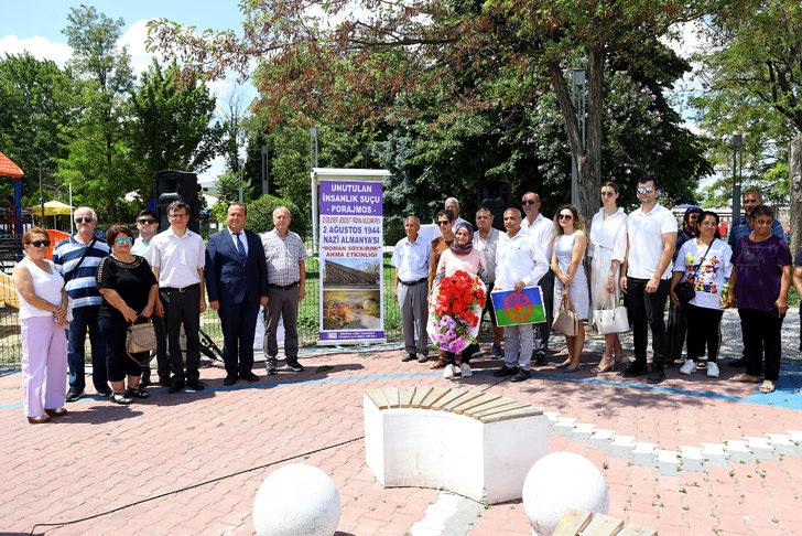 1944'te Auschwitz kampında öldürülen Romanlar Edirne'de anıldı G5