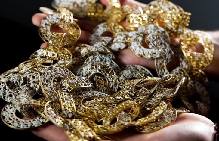 Tam 350 yıldır öylece duruyordu! Kapağını kaldırınca hazine çıktı, görenler inanamadı G2