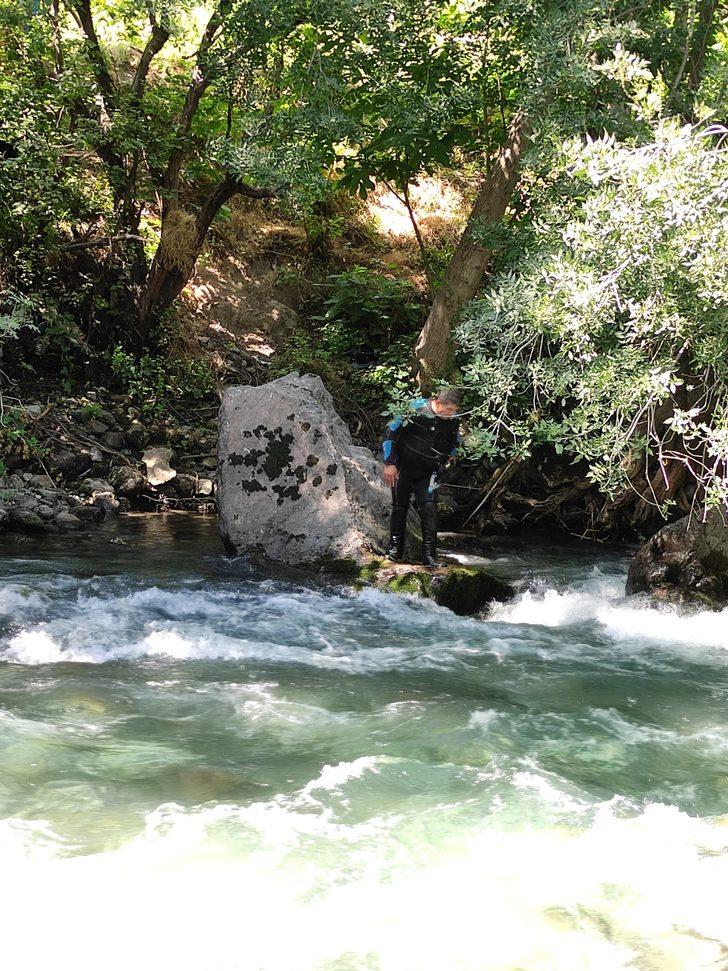 Müküs Çayı'nda akıntıya kapılan hemşire kayalık alanlarda aranıyor G1