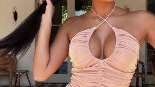 ‘Yok artık’ dedirtti! Manzaranın karşısına geçti, tamamen çıplak poz verdi