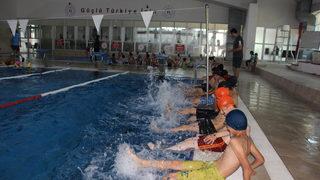 Hakkari'de iki yılda 12 bin çocuğa yüzme eğitimi verildi