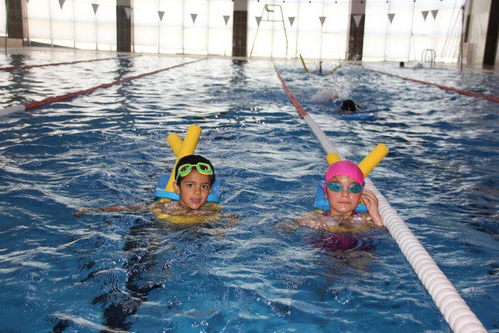 Hakkari'de iki yılda 12 bin çocuğa yüzme eğitimi verildi G2