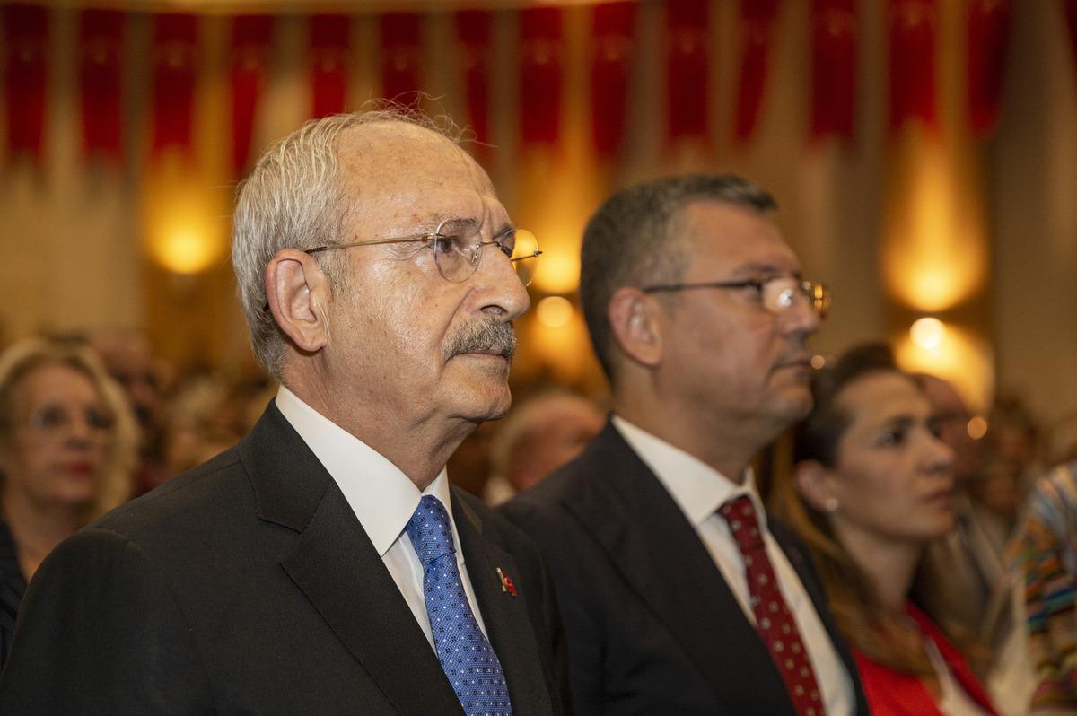 CHP Genel Başkanı Kılı&ccedil;daroğlu, Erzurum'da partisinin milletvekilleriyle toplantısında konuştu: (1)