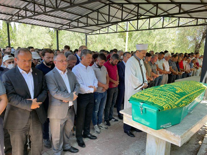 Manisa'da çamur altında kalan işçinin cenazesi defnedildi G4