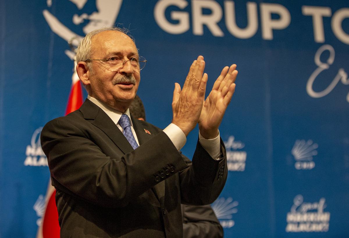 CHP Genel Başkanı Kılı&ccedil;daroğlu, Erzurum'da partisinin milletvekilleriyle toplantısında konuştu: (2)