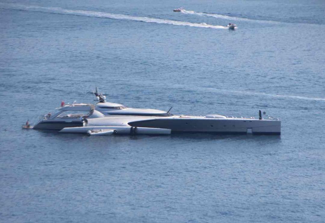 Bodrum'daki yat merak konusu oldu! D&uuml;nyanın en b&uuml;y&uuml;klerinden, g&ouml;ren bir daha bakıyor