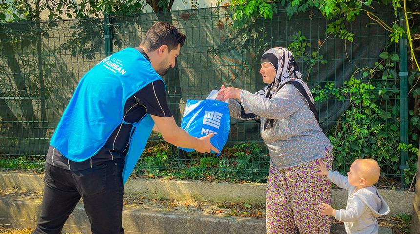 MEC Vakfı'nın kurbanlıkları ihtiyaç sahiplerine ulaştırıldı