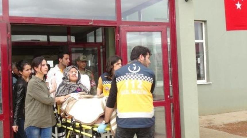 Şehit eşi Numan Öksüz'ü sedye üzerinden uğurladı