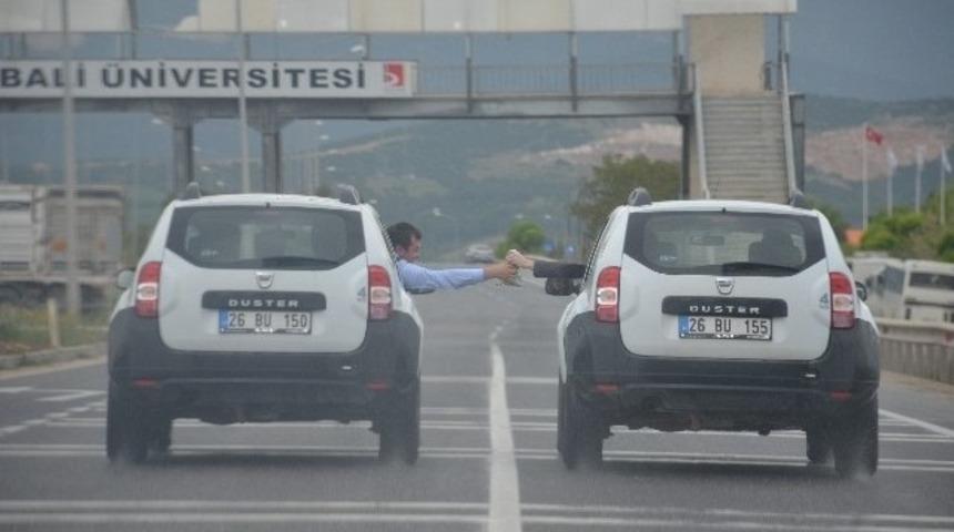 D160 Karayolu üzerinde tehlikeli alışveriş