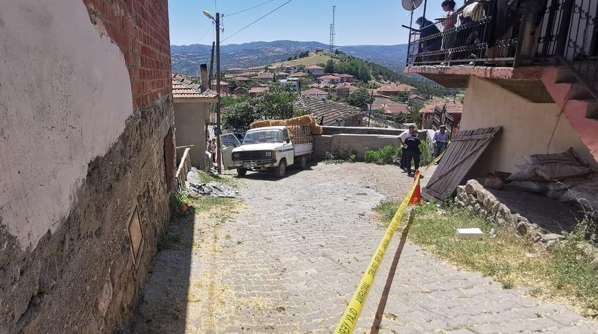 Amasya'da kamyonetin altında kalan çocuk öldü