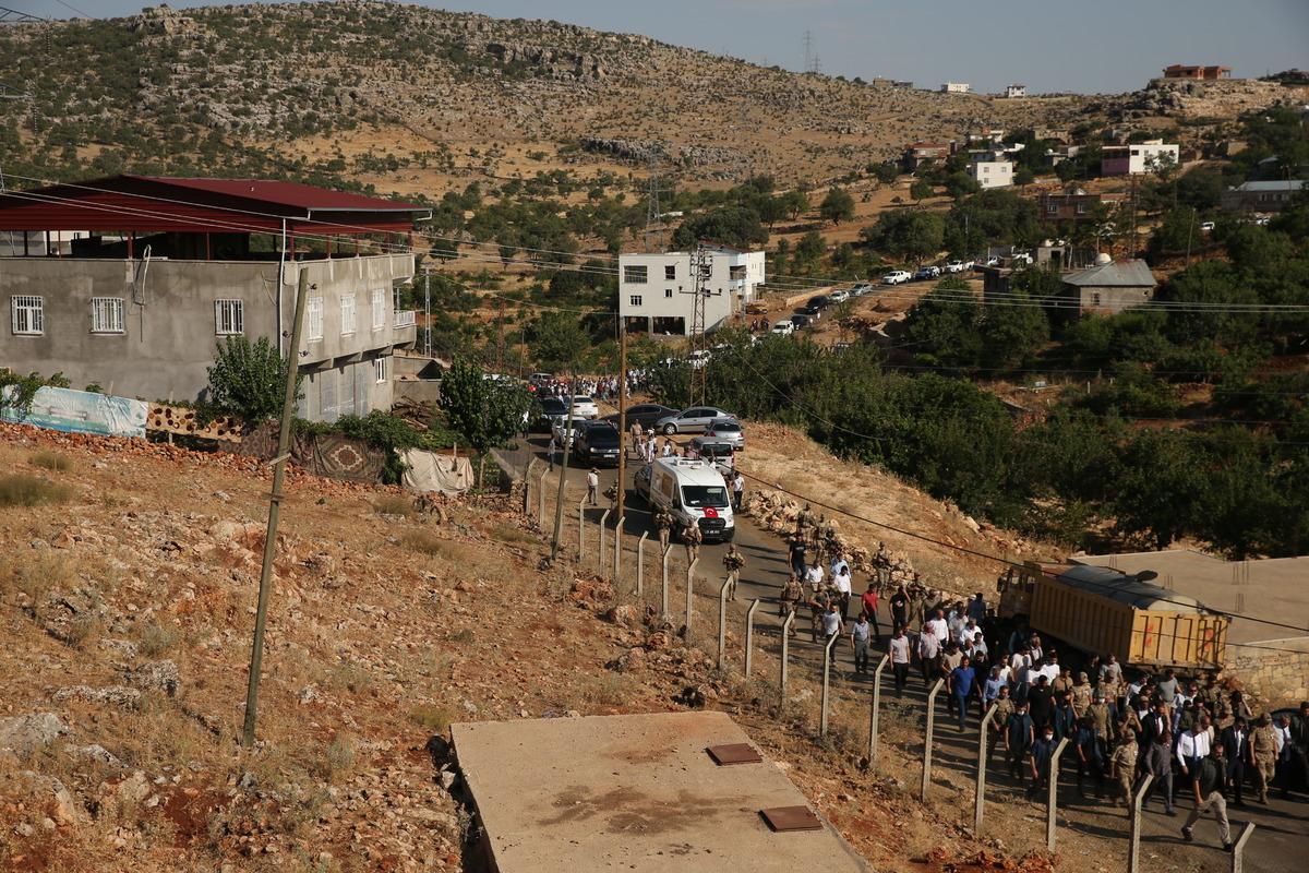 Piyade Er Sofioğlu'nun cenazesi Diyarbakır'da son yolculuğuna uğurlandı