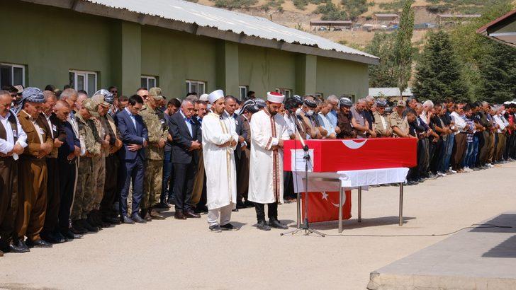 GÜNCELLEME - 2 Şırnak'ta terör saldırısında 1 güvenlik korucusu şehit oldu G4