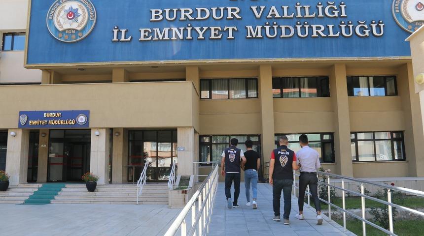 Burdur merkezli 9 ilde düzenlenen dolandırıcılık operasyonunda 5 kişi tutuklandı