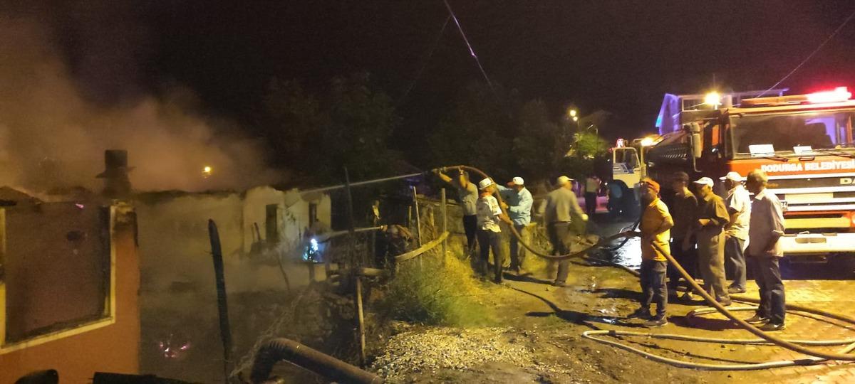 &Ccedil;orum'da bir evde &ccedil;ıkan yangında 91 yaşındaki kadın yaşamını yitirdi