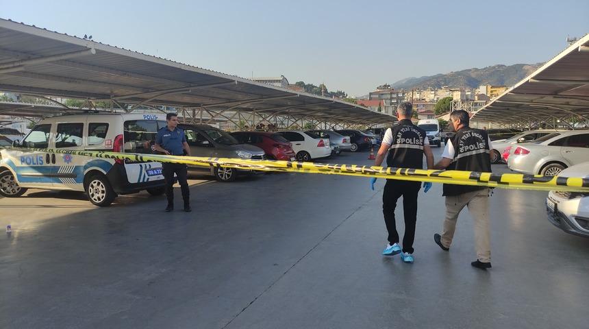 Aydın'da alışveriş merkezi otoparkında çıkan silahlı kavgada 2 kişi yaralandı