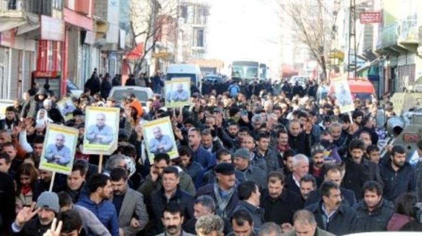 HDP'li &Ouml;zdal &Uuml;&ccedil;er'den h&uuml;k&uuml;mete: Sıkışınca &Ouml;calan'a koşuyorsunuz